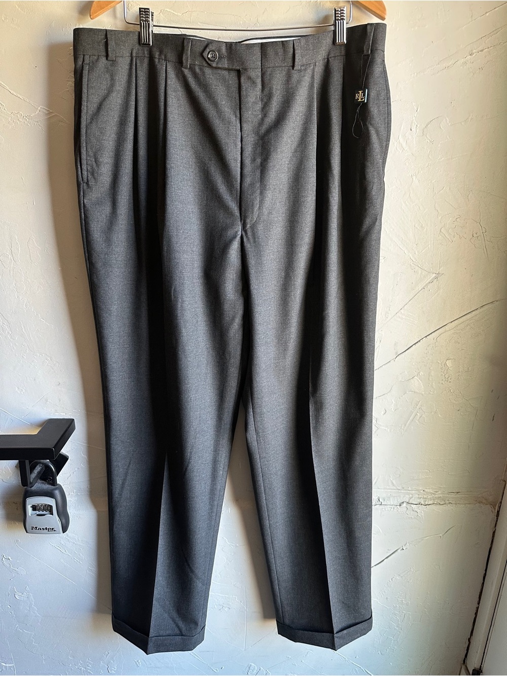 Ralph Lauren 38x33 Gray Wool Pleated Cuffed Dress Trousers Preppy Work Business